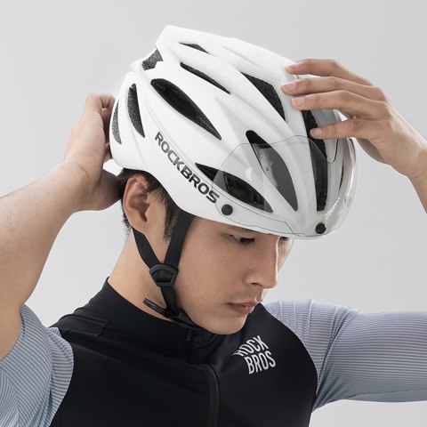 Kask rowerowy z szybką odpinanymi okularami z filtrem UV unisex - biały ROCKBROS