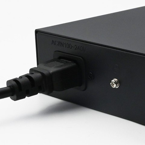 Przełącznik sieciowy SWITCH FAST Ethernet PoE | 16x RJ45 10/100 Mb/s | 2x RJ45 Uplink 1000 Mb/s | 1x SFP 1000Mb/s