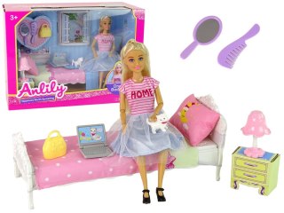Lalka Anlily w Sypialni Akcesoria Meble Dla Dzieci LEAN Toys