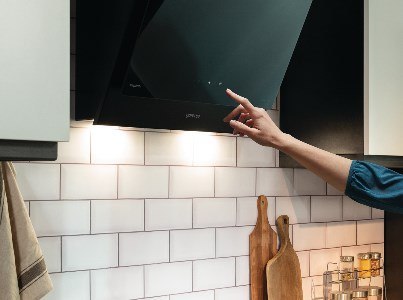 Okap kominowy GORENJE WHI6SYB 60 cm | sterowanie dotykowe | LED | czarny