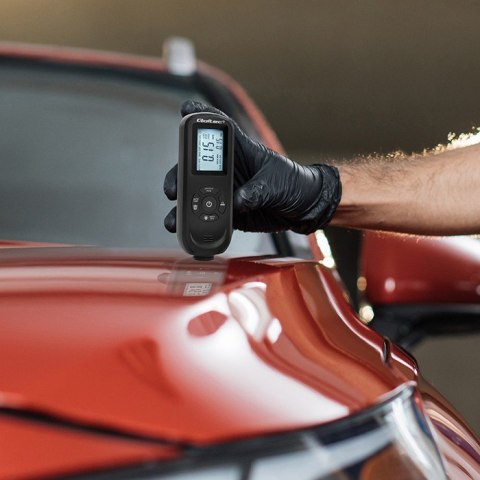 Miernik grubości lakieru z podświetlanym bocznym wyświetlaczem LCD | 0 ~ 2000um Qoltec